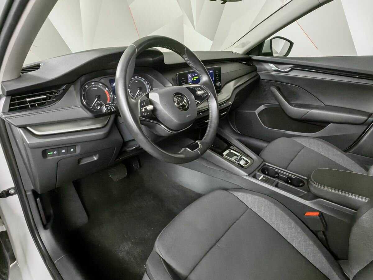 Б/У Шкода Октавия 2021 года. Фото: #13