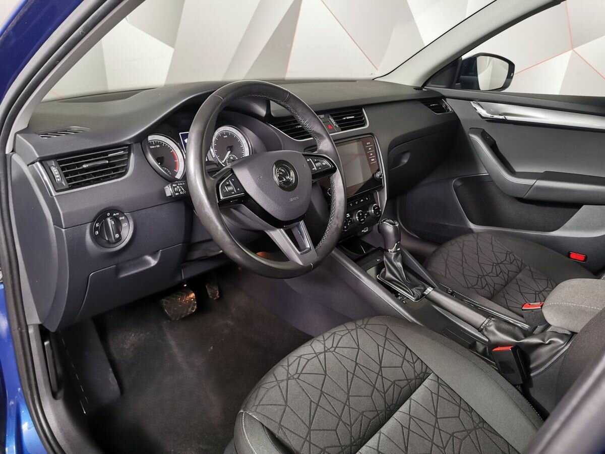 Б/У Шкода Октавия 2020 года. Фото: #13