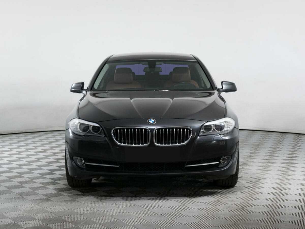 BMW 5 серии 2013 года с пробегом. Фото: #1