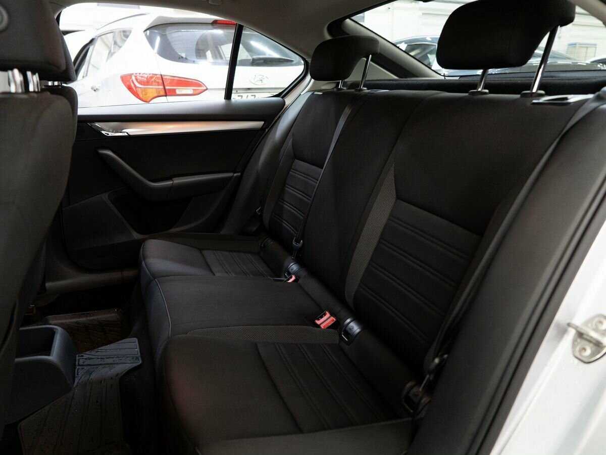 Б/У Шкода Октавия 2018 года. Фото: #6