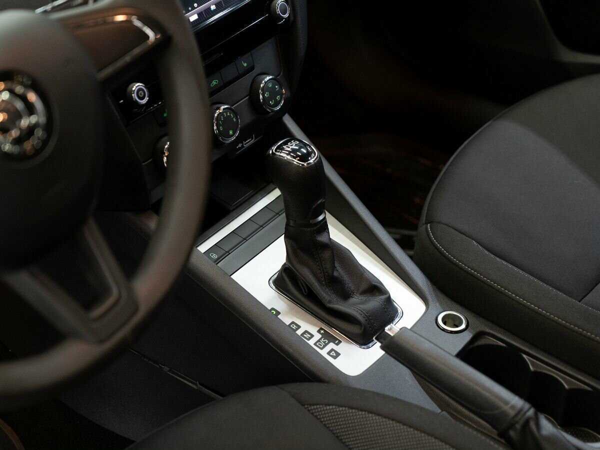 Б/У Шкода Октавия 2018 года. Фото: #10