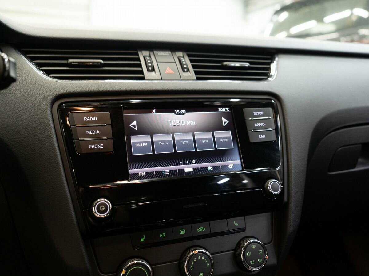 Б/У Шкода Октавия 2018 года. Фото: #11