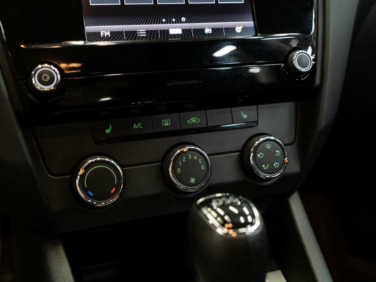 Б/У Шкода Октавия 2018 года. Фото: #12