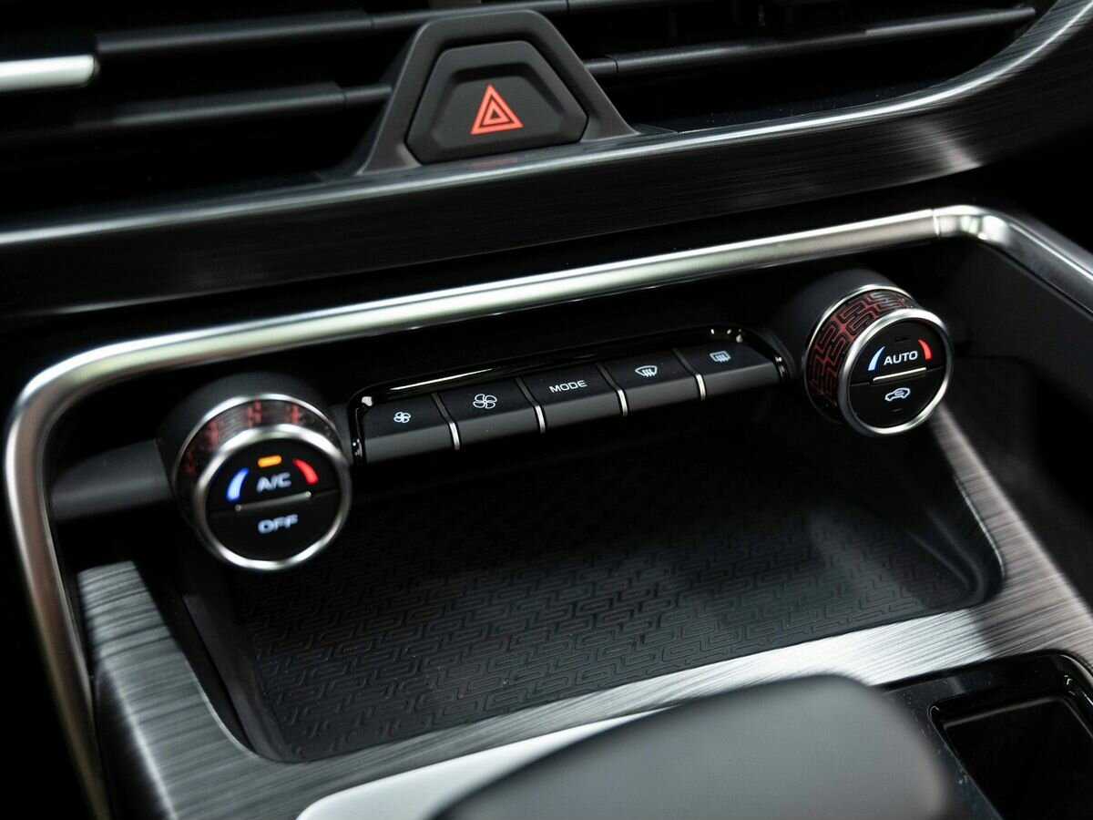 Geely Tugella 2022 года с пробегом. Фото: #25