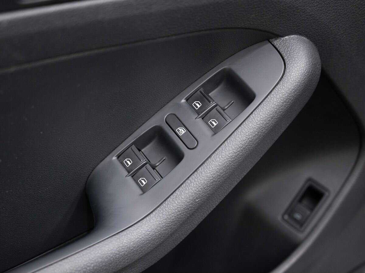 Б/У Фольксваген Джетта 2015 года. Фото: #14