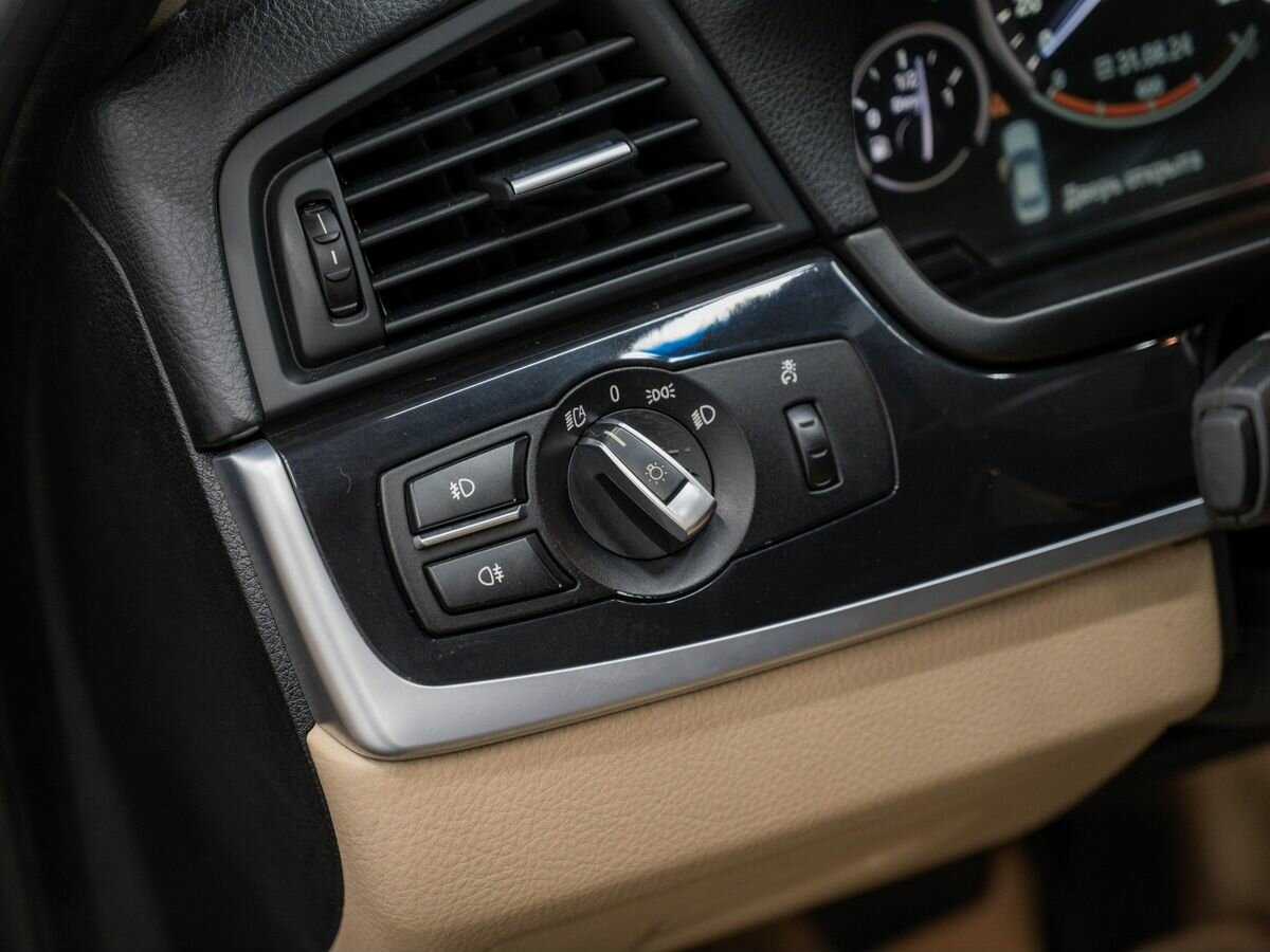 BMW 5 серии 2014 года с пробегом. Фото: #15