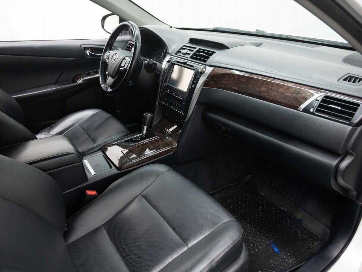 Б/У Тойота Камри 2014 года. Фото: #10