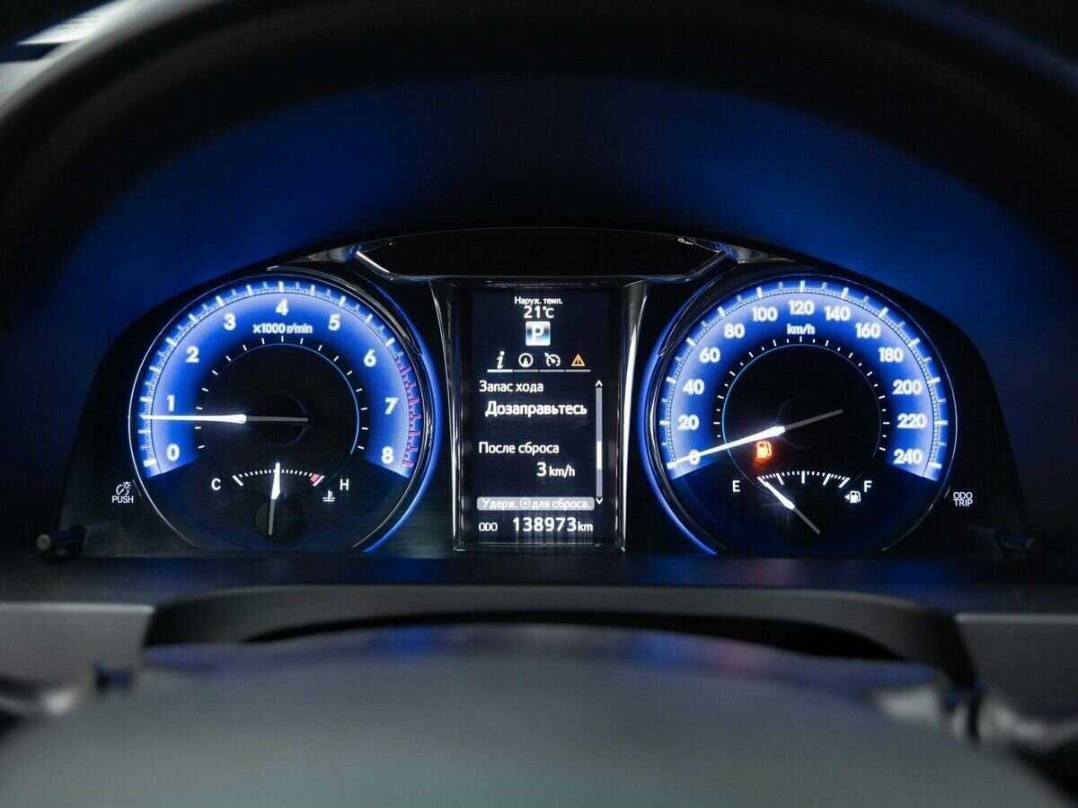 Б/У Тойота Камри 2014 года. Фото: #16