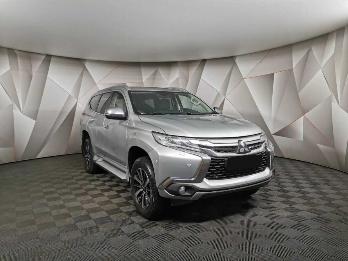 Mitsubishi Pajero Sport 2017 года с пробегом. Фото: #2