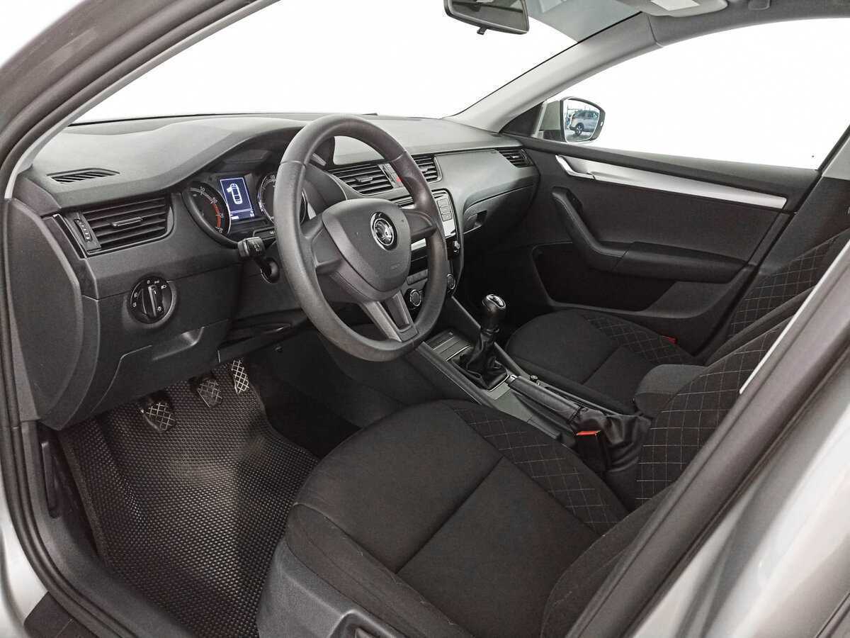 Б/У Шкода Октавия 2019 года. Фото: #13