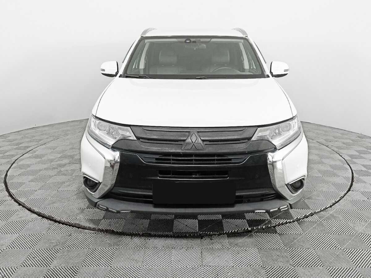 Mitsubishi Outlander 2018 года с пробегом. Фото: #1