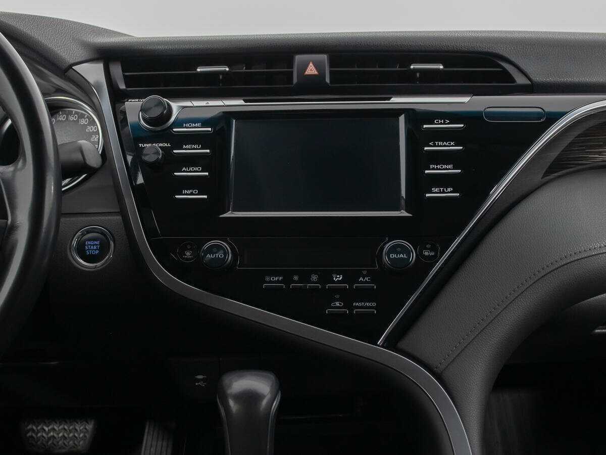 Toyota Camry 2018 года с пробегом. Фото: #17