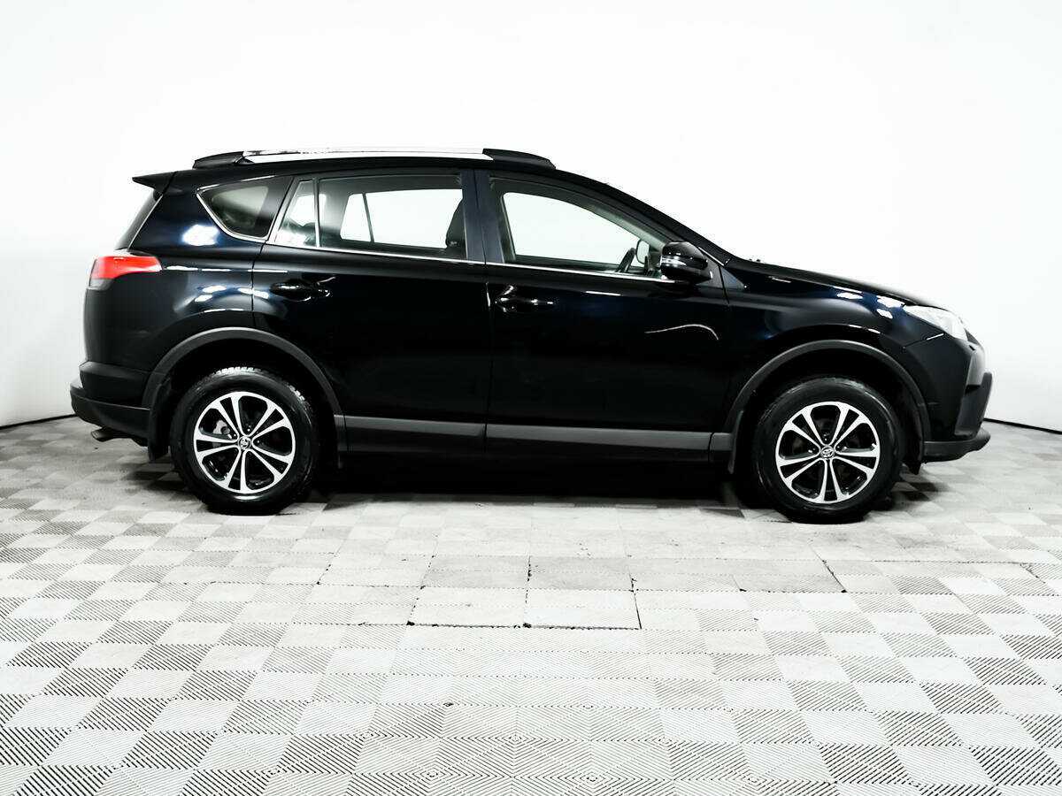Toyota RAV4 2018 года с пробегом. Фото: #3