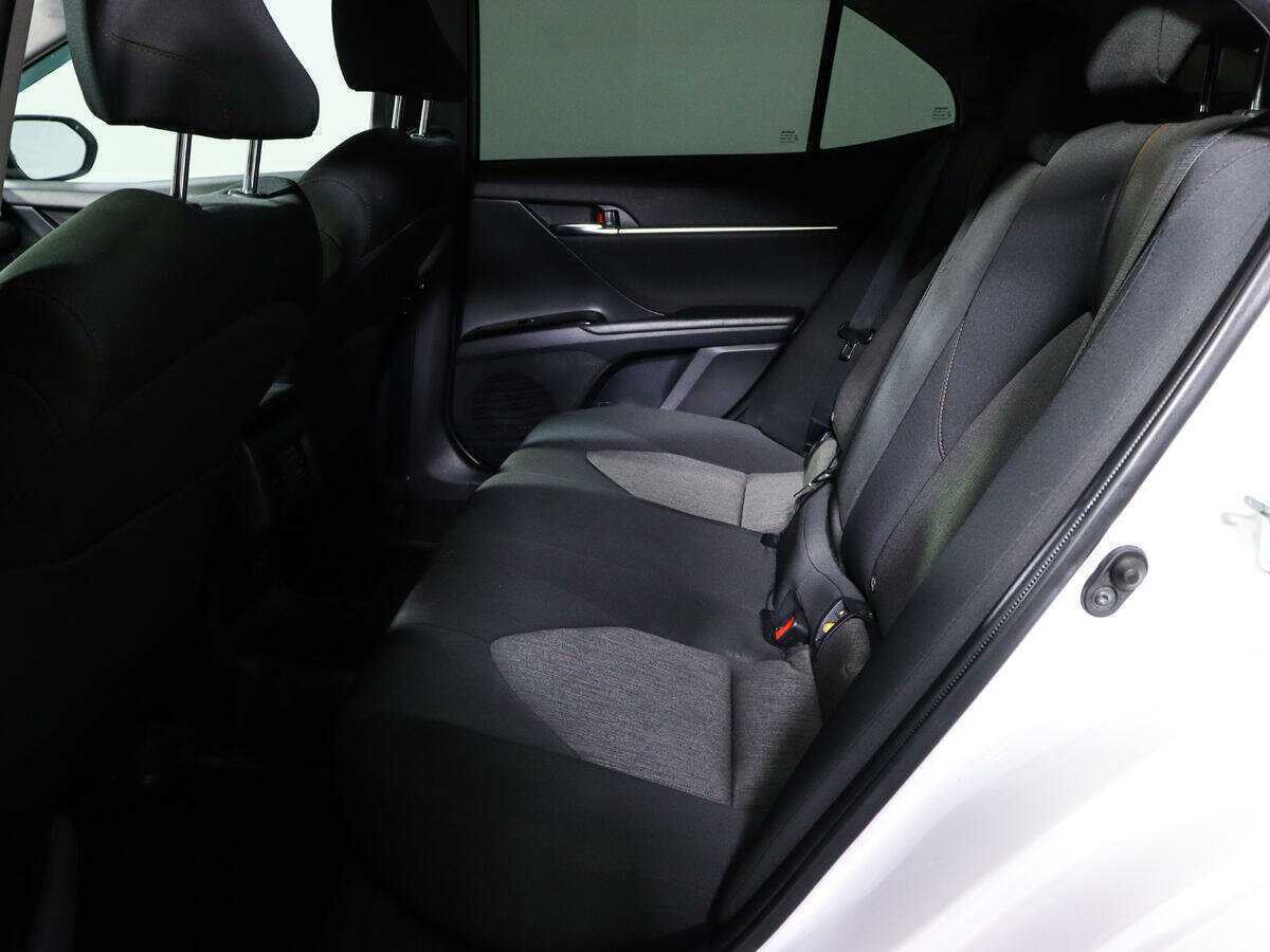 Toyota Camry 2020 года с пробегом. Фото: #7