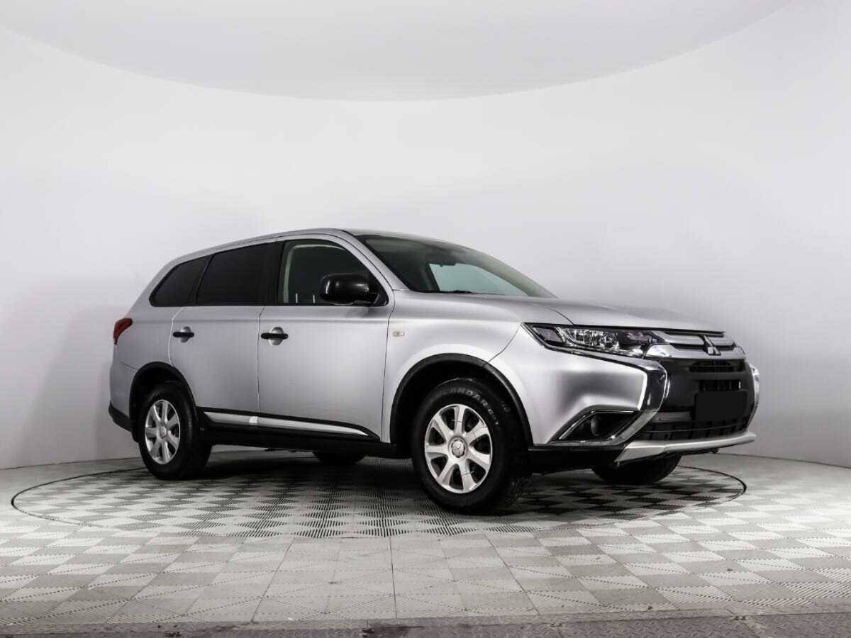 Mitsubishi Outlander 2018 года с пробегом. Фото: #2