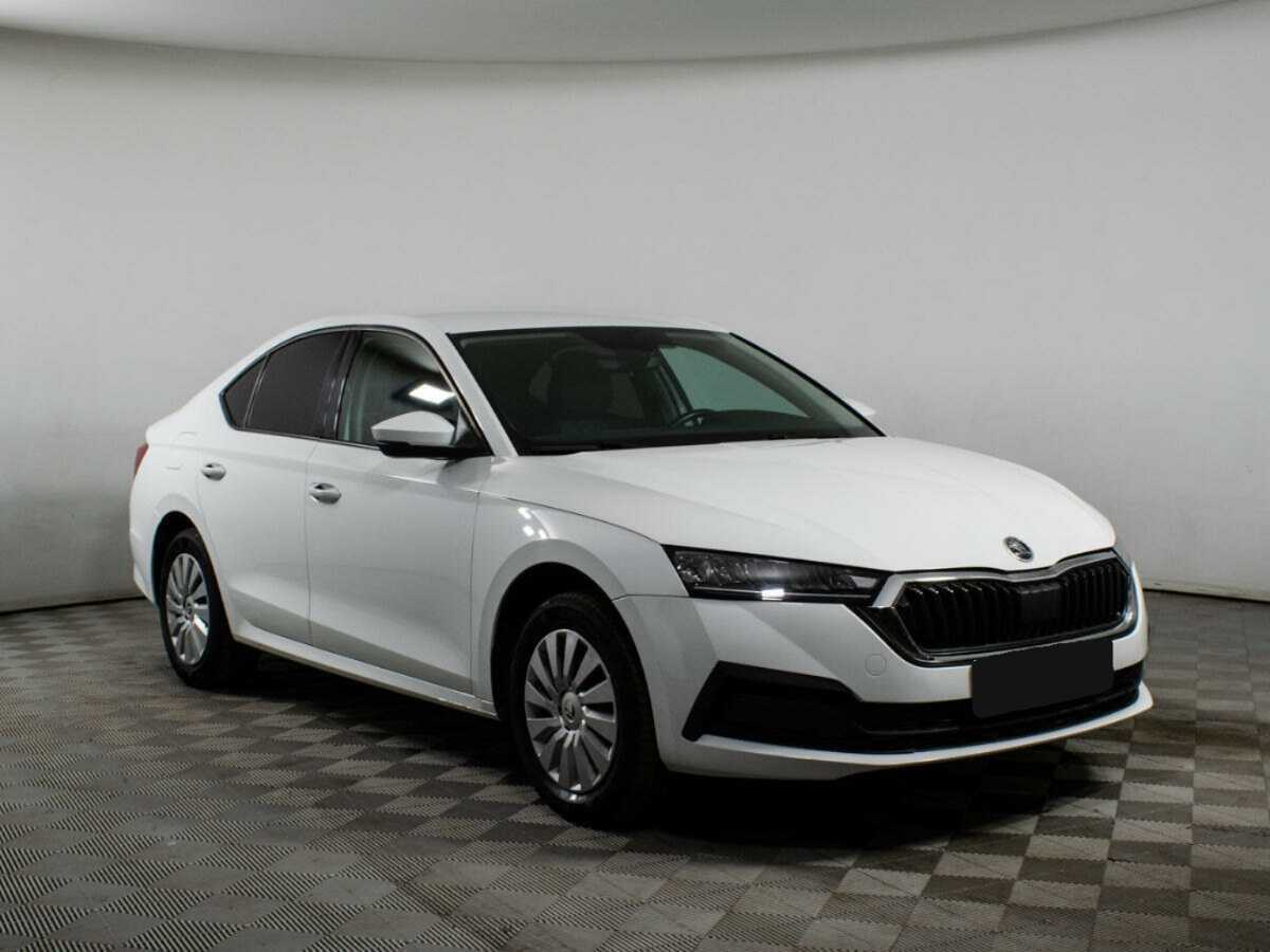 Б/У Шкода Октавия 2021 года. Фото: #2