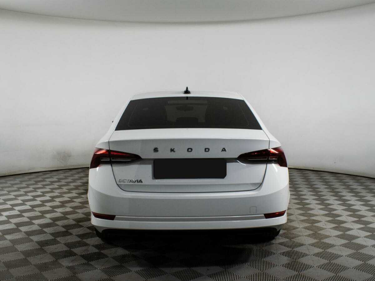 Б/У Шкода Октавия 2021 года. Фото: #5