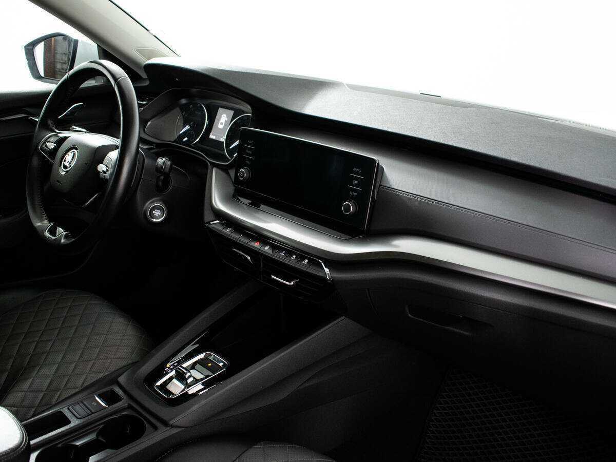 Б/У Шкода Октавия 2021 года. Фото: #8