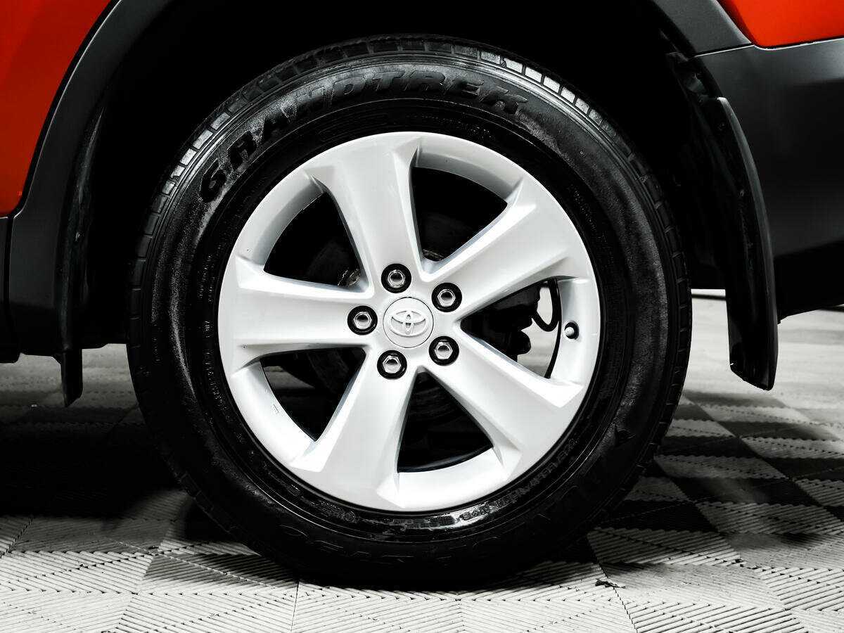 Б/У Тойота Рав4 2014 года. Фото: #13