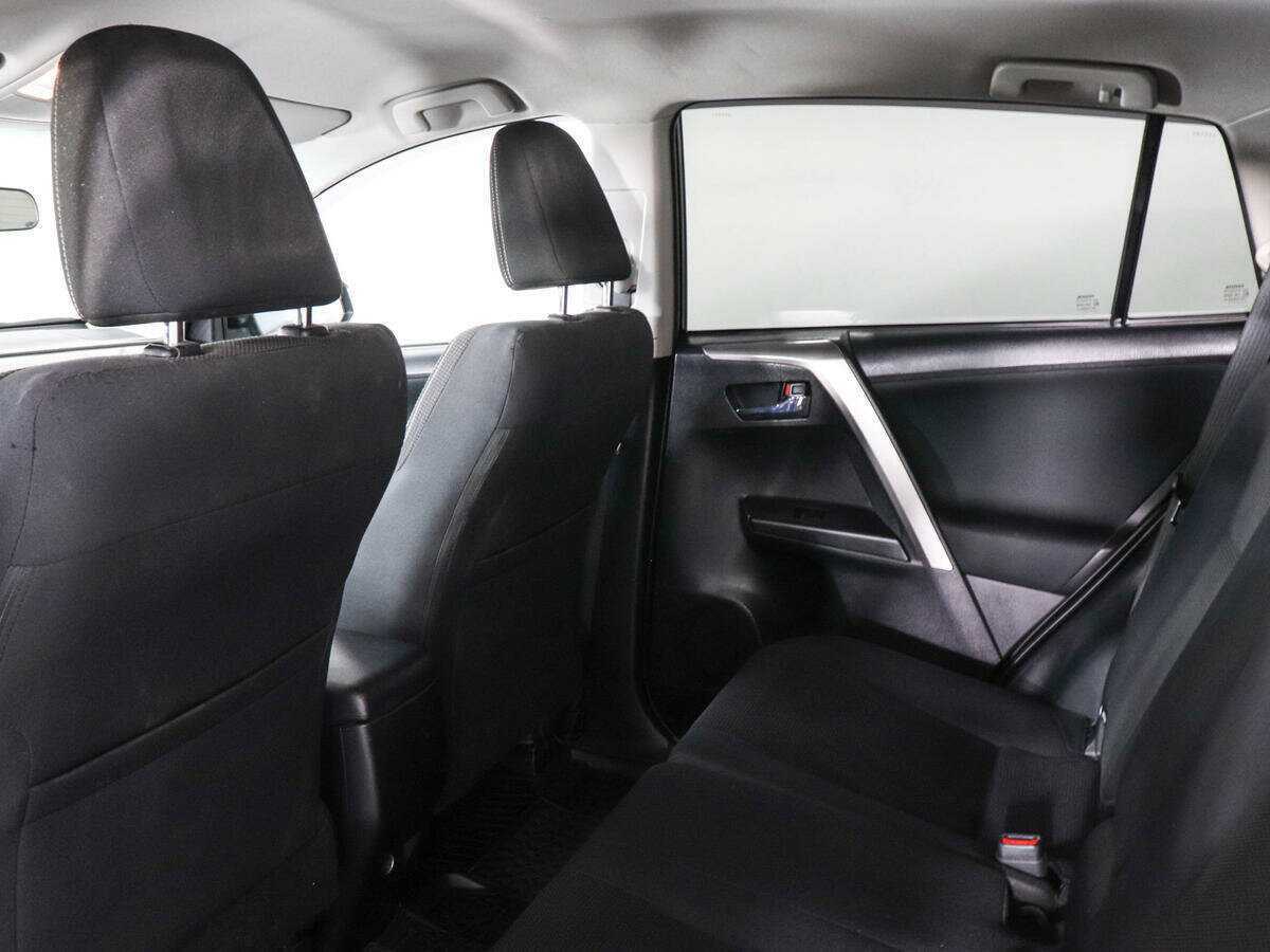 Б/У Тойота Рав4 2017 года. Фото: #7