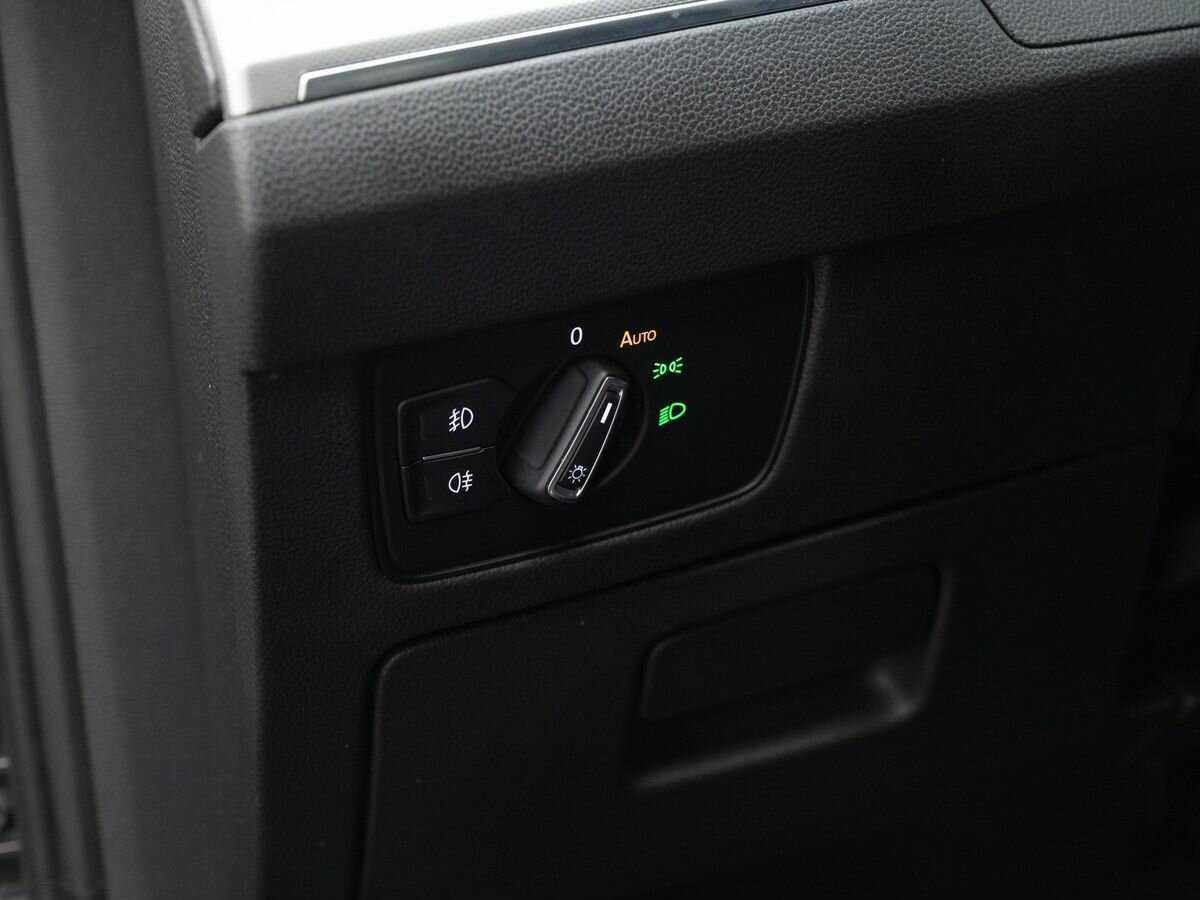 Б/У Фольксваген Пассат 2018 года. Фото: #14