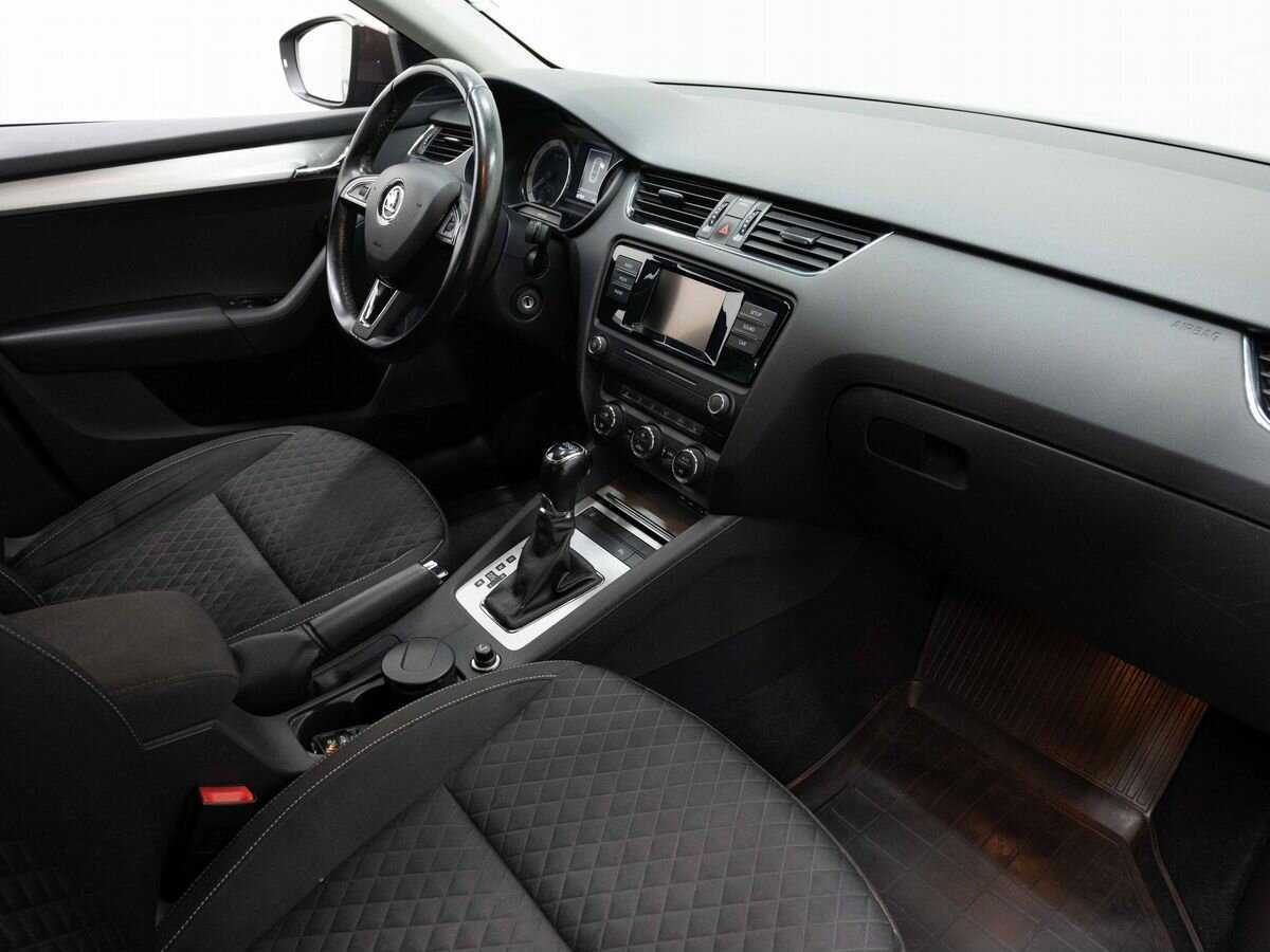 Б/У Шкода Октавия 2016 года. Фото: #12