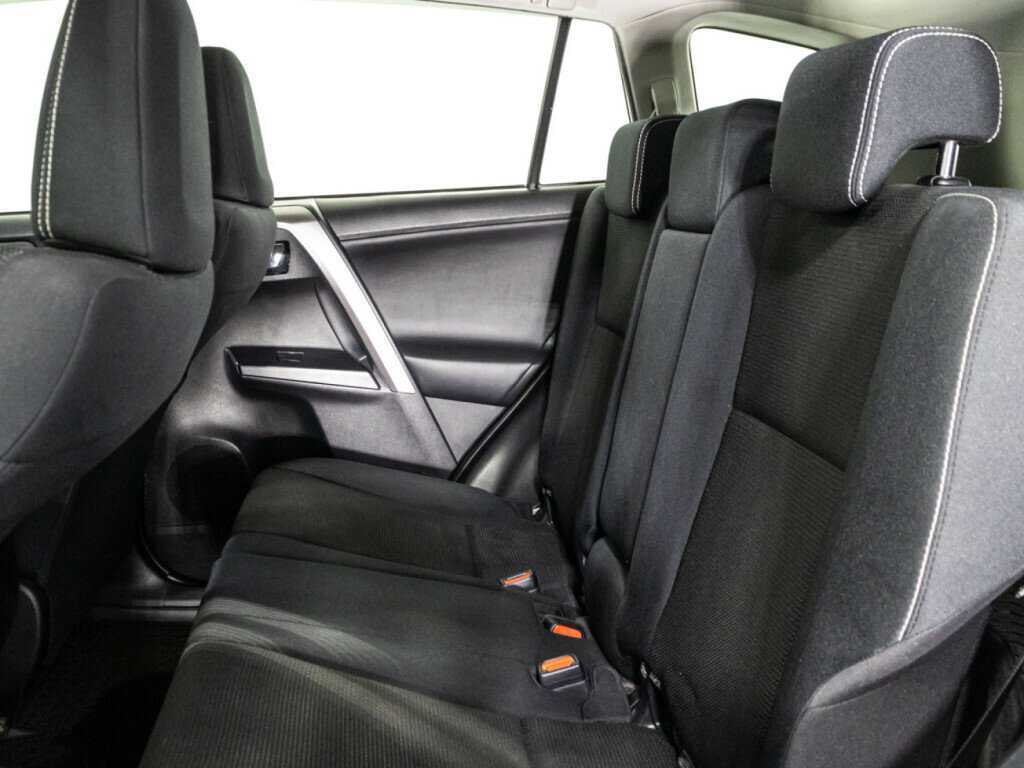 Б/У Тойота Рав4 2016 года. Фото: #9