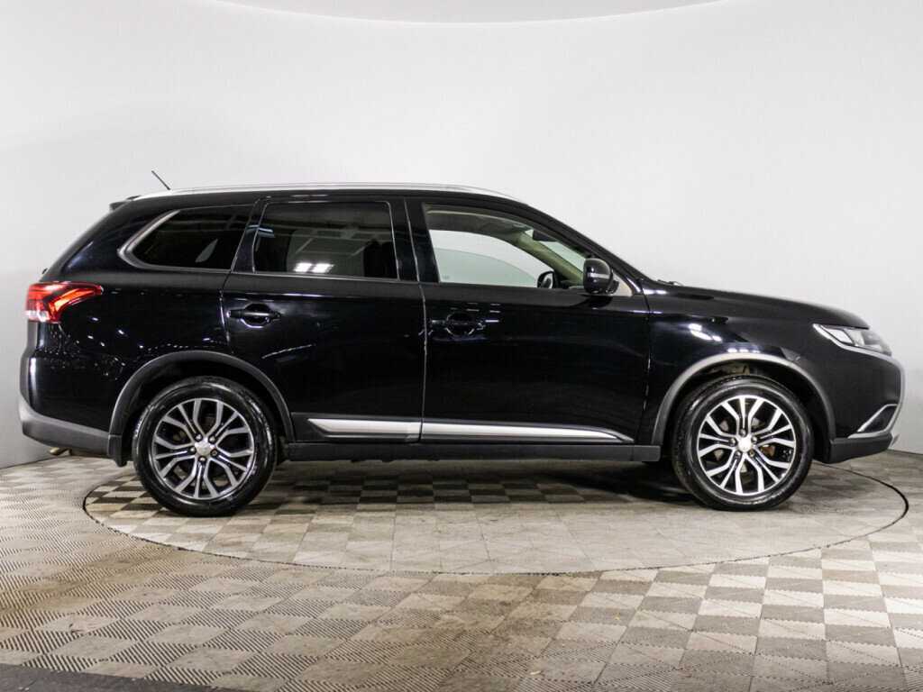 Mitsubishi Outlander 2016 года с пробегом. Фото: #3