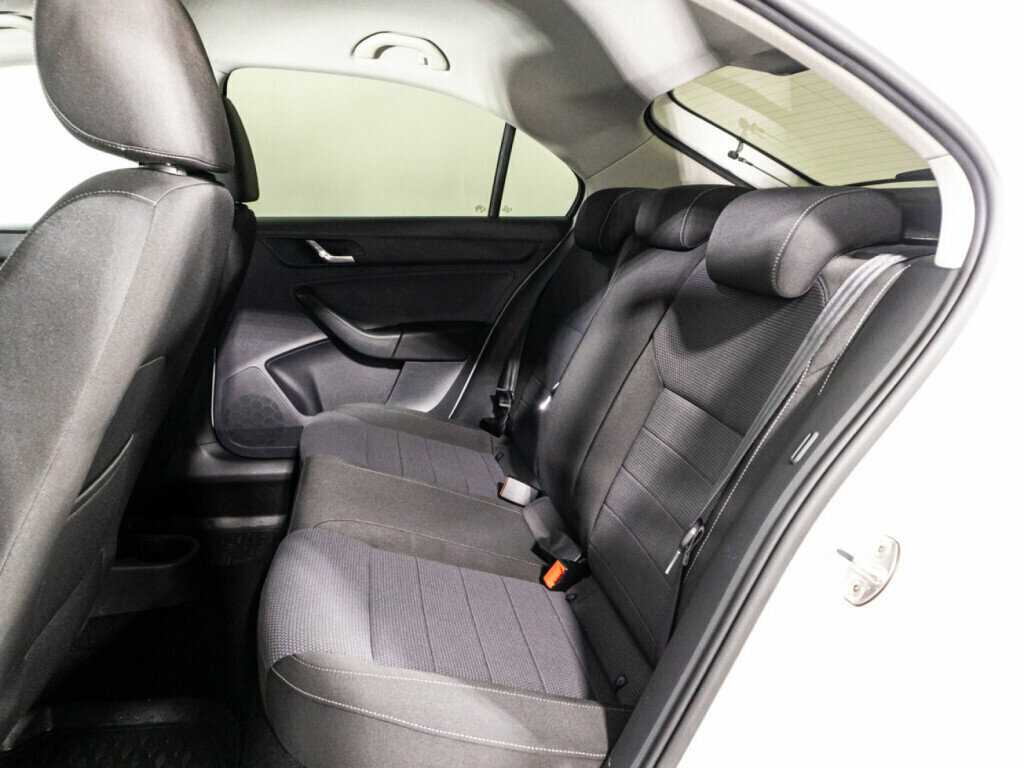 Б/У Шкода Рапид 2015 года. Фото: #9