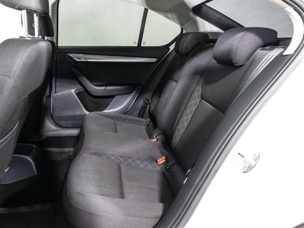 Б/У Шкода Октавия 2018 года. Фото: #9