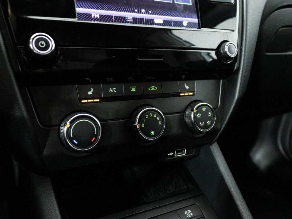 Б/У Шкода Октавия 2018 года. Фото: #15