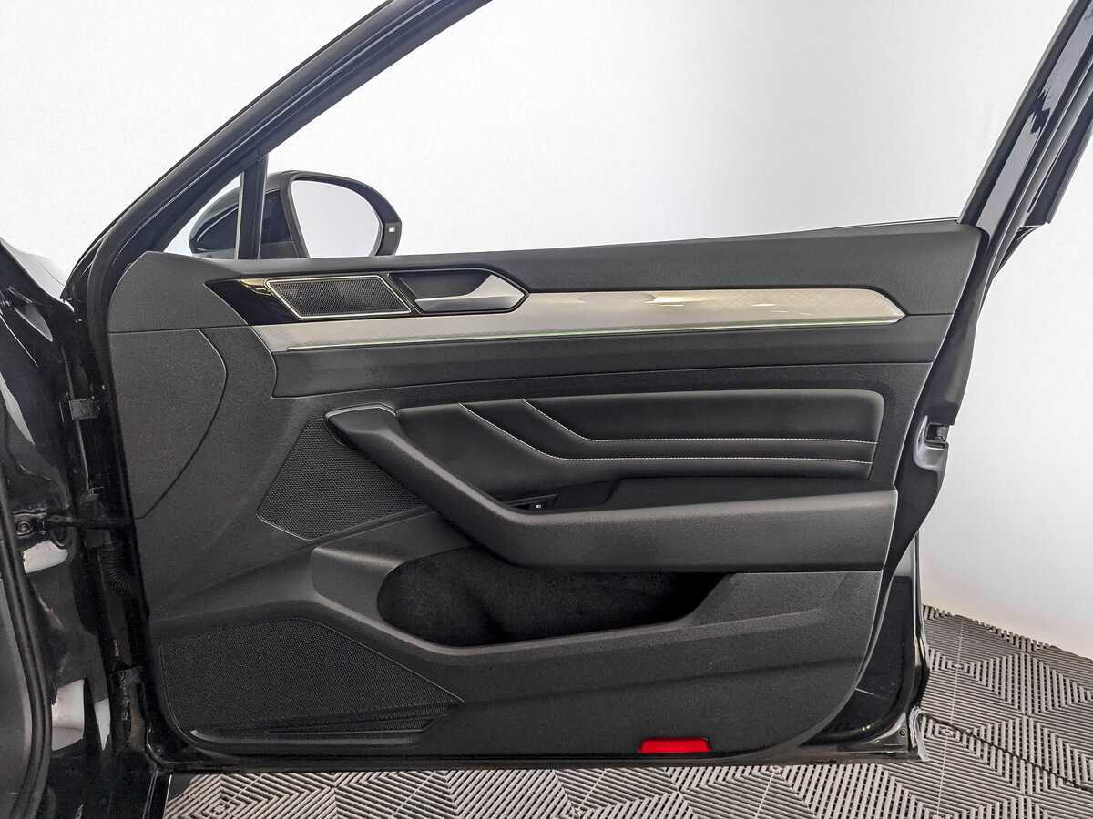 Volkswagen Passat 2021 года с пробегом. Фото: #24