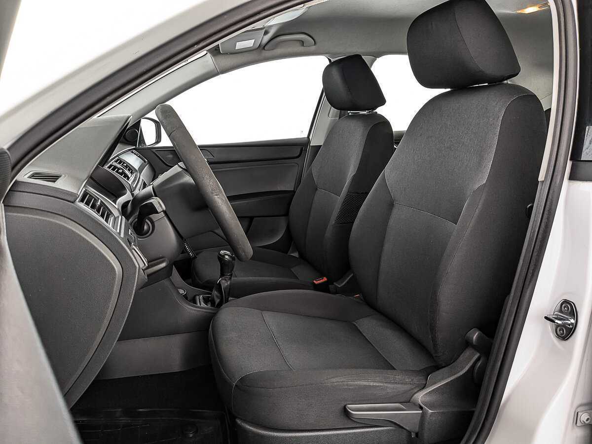 Б/У Шкода Рапид 2017 года. Фото: #19