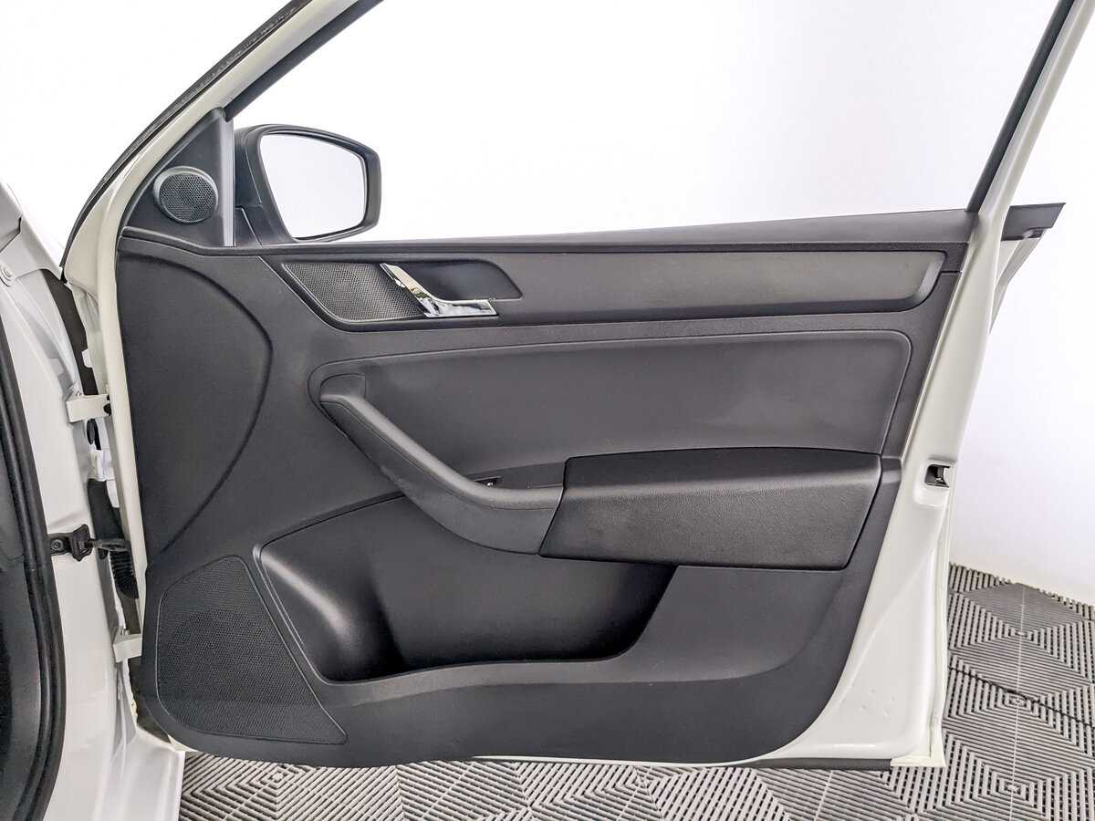 Б/У Шкода Рапид 2017 года. Фото: #23