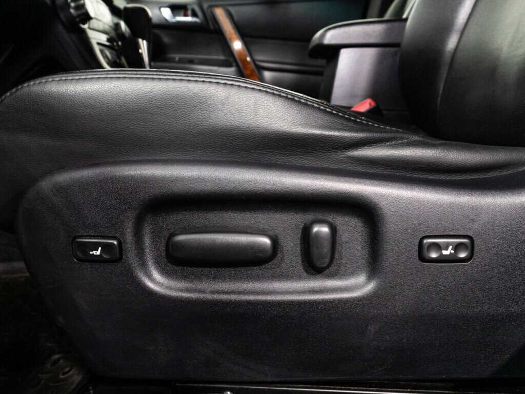 Toyota Highlander 2012 года с пробегом. Фото: #15