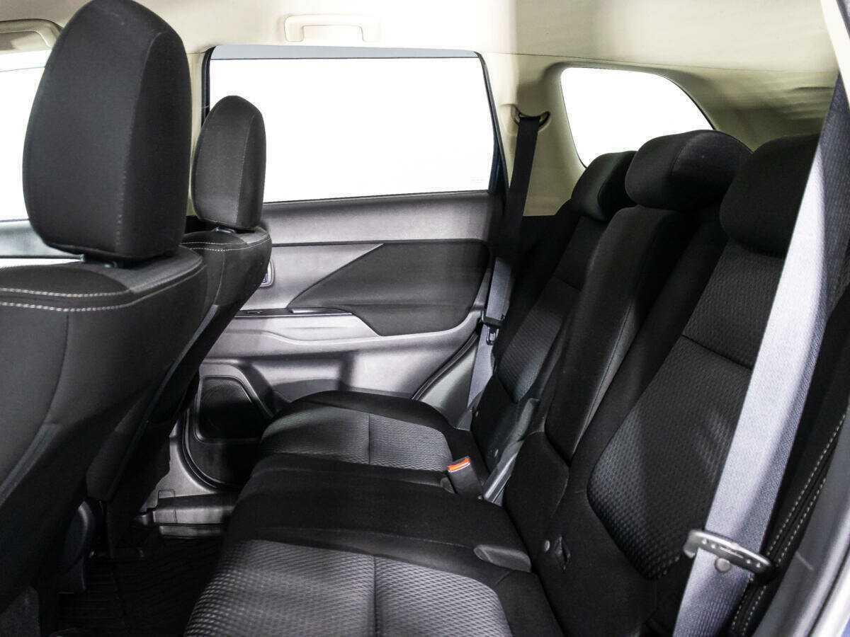 Mitsubishi Outlander 2018 года с пробегом. Фото: #9