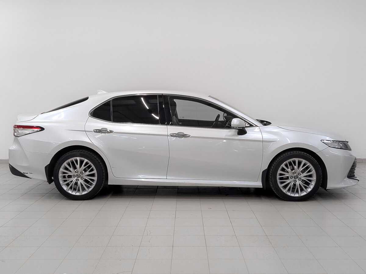 Toyota Camry 2019 года с пробегом. Фото: #3