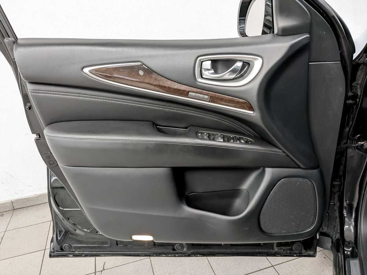 Infiniti QX60 2018 года с пробегом. Фото: #18