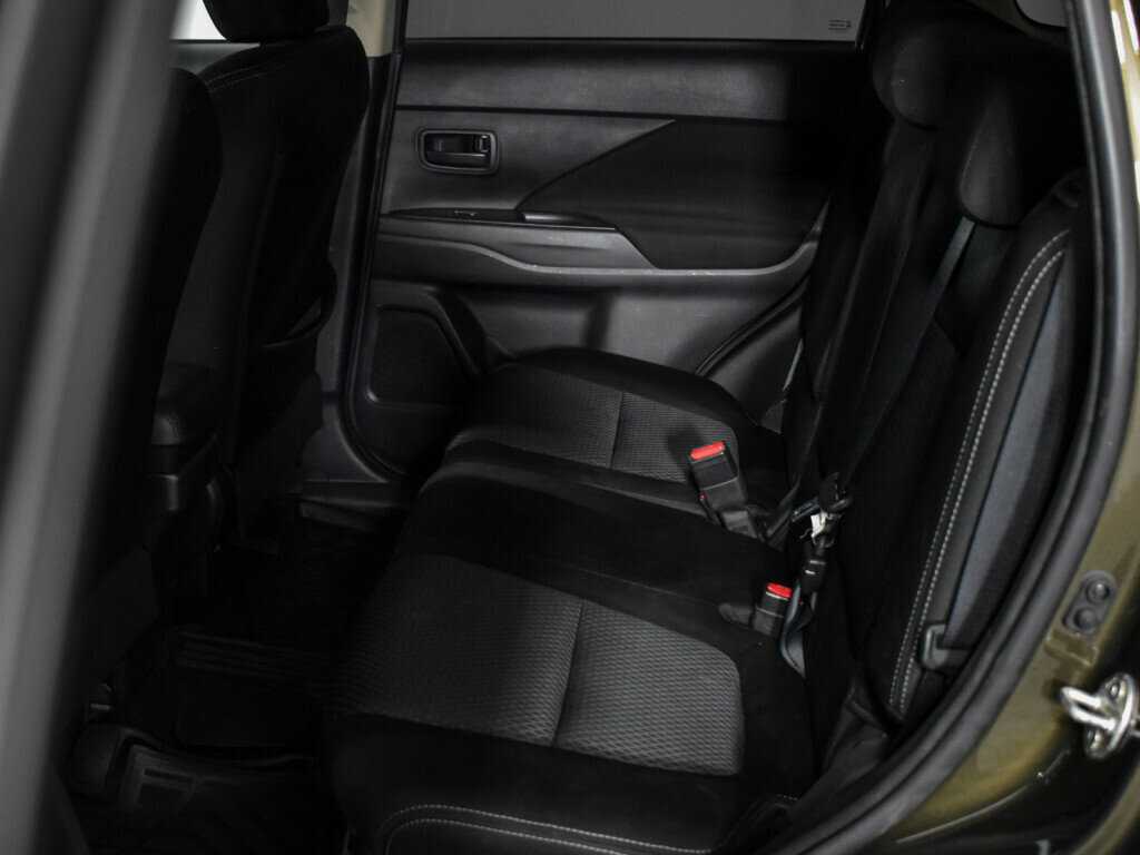 Mitsubishi Outlander 2017 года с пробегом. Фото: #11