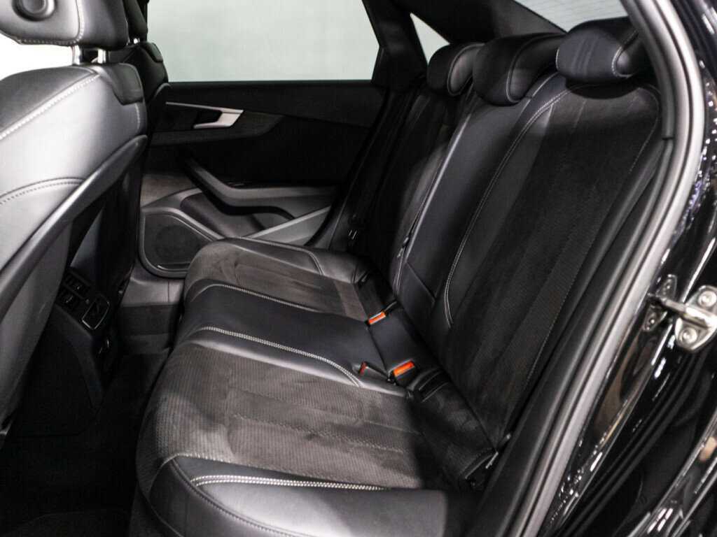 Audi A4 2019 года с пробегом. Фото: #9