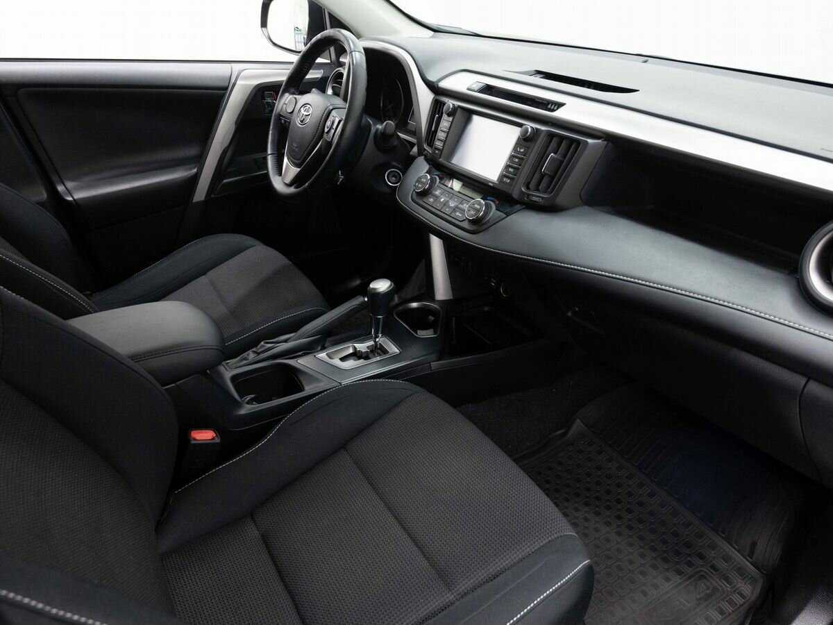 Б/У Тойота Рав4 2017 года. Фото: #11