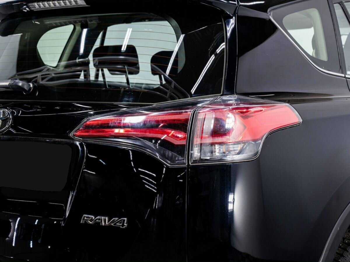 Б/У Тойота Рав4 2017 года. Фото: #22