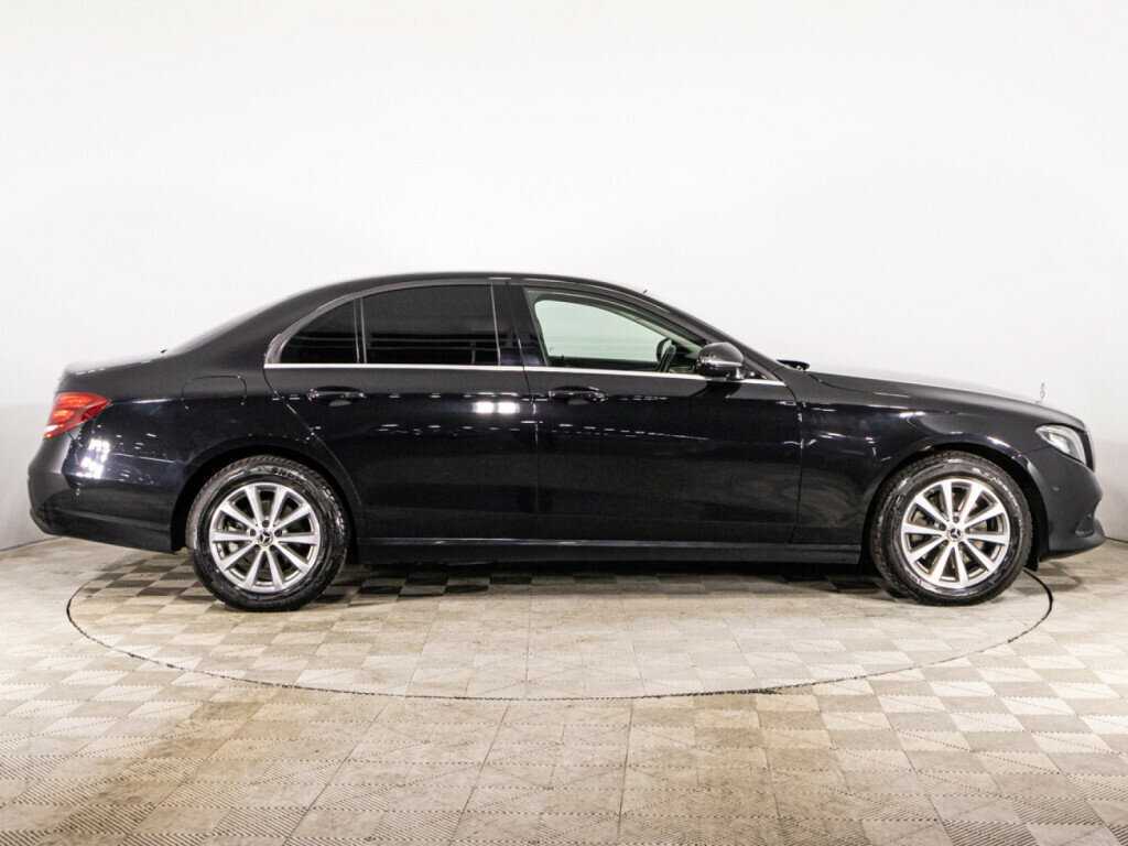 Mercedes-Benz E-Класс 2018 года с пробегом. Фото: #3