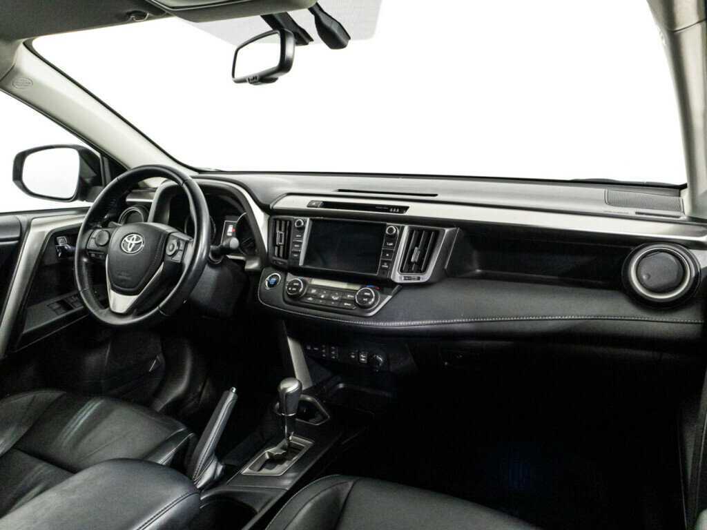 Toyota RAV4 2017 года с пробегом. Фото: #8