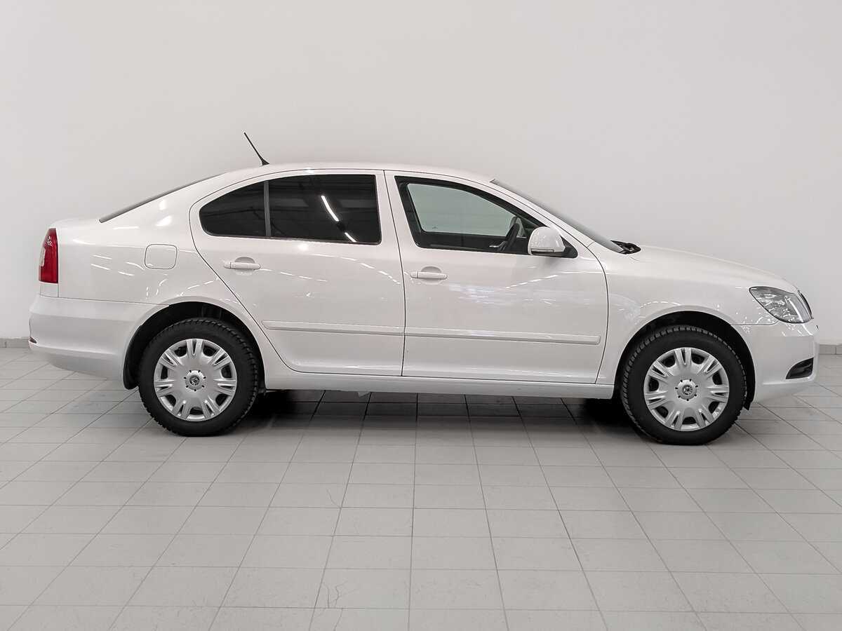 Б/У Шкода Октавия 2013 года. Фото: #3