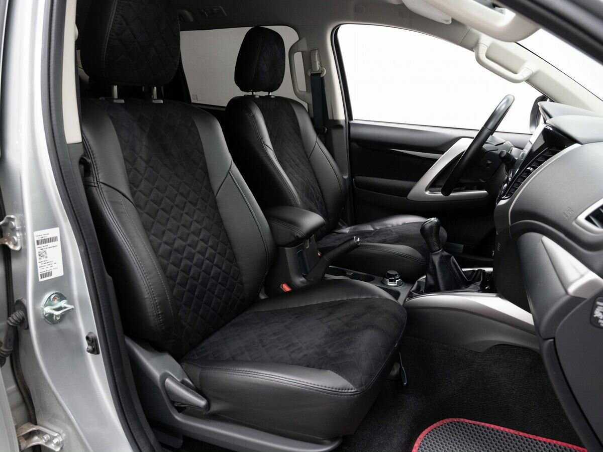 Mitsubishi Pajero Sport 2017 года с пробегом. Фото: #12