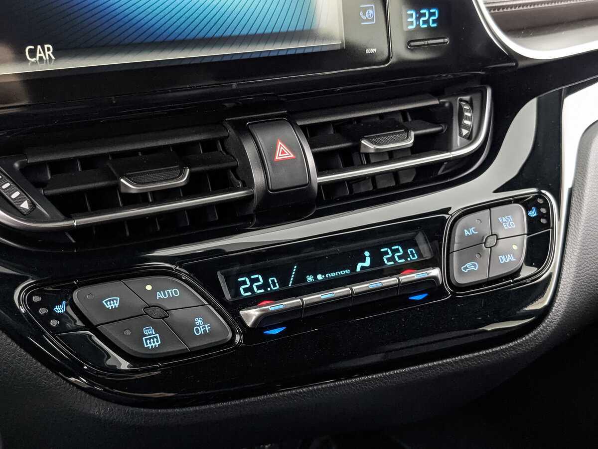 Toyota C-HR 2017 года с пробегом. Фото: #20