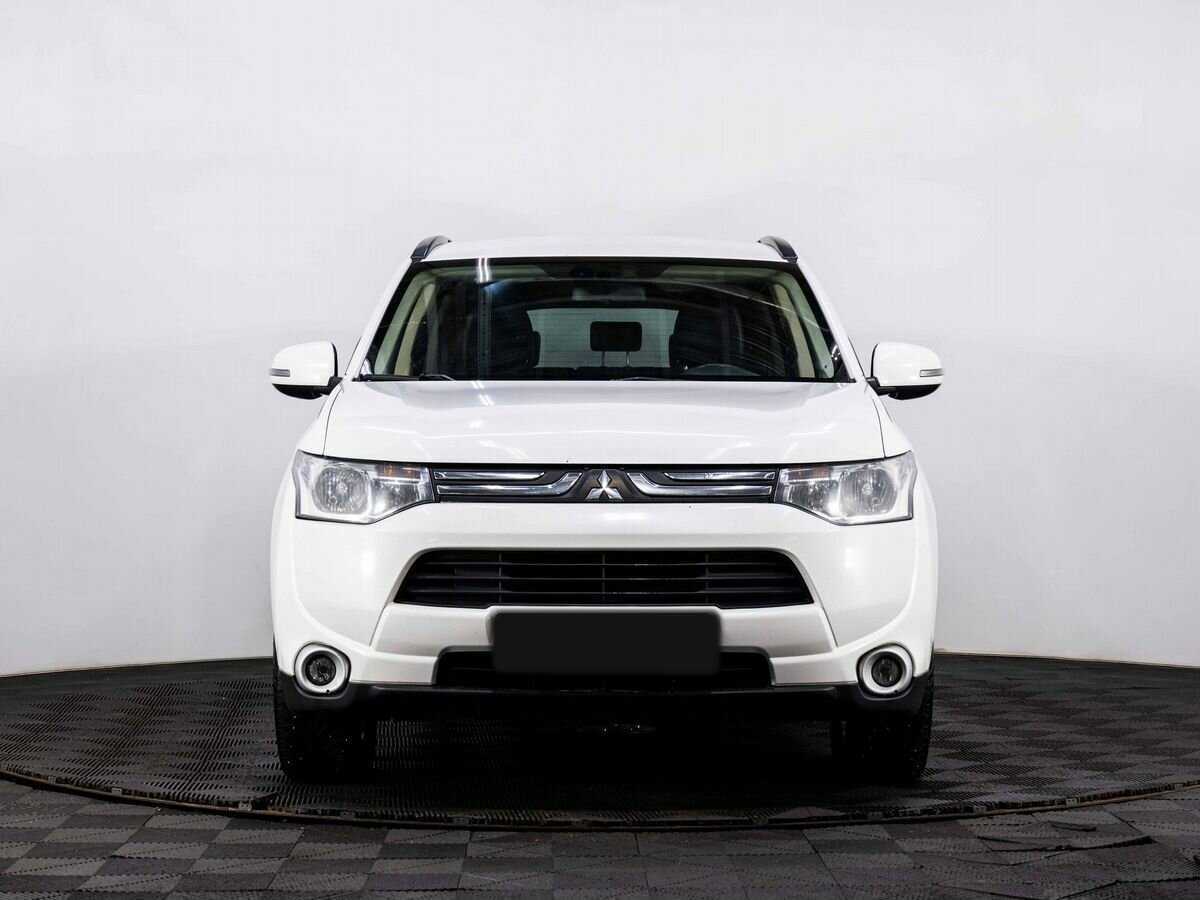 Mitsubishi Outlander 2012 года с пробегом. Фото: #1