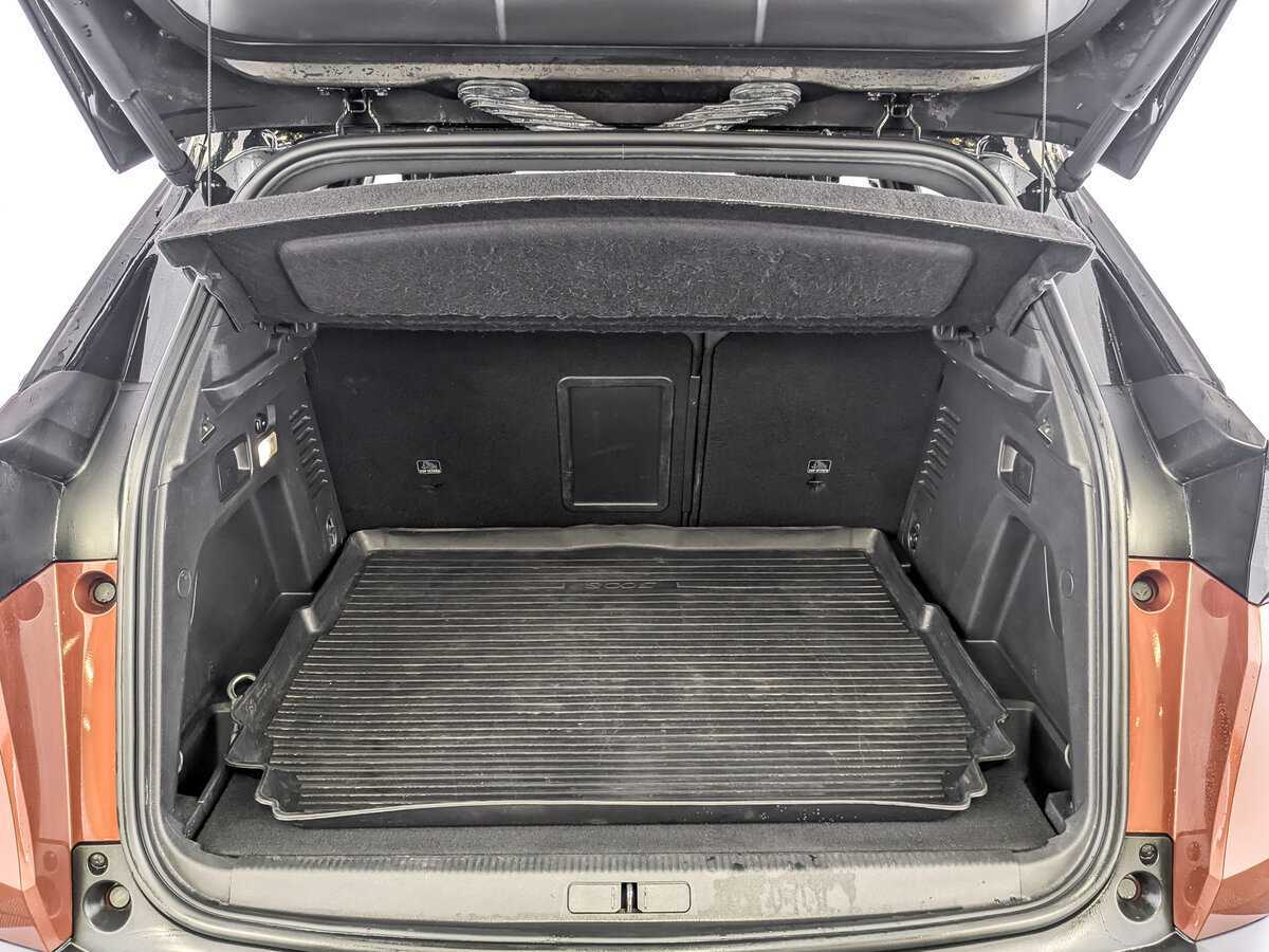 Б/У Пежо 3008 2019 года. Фото: #9