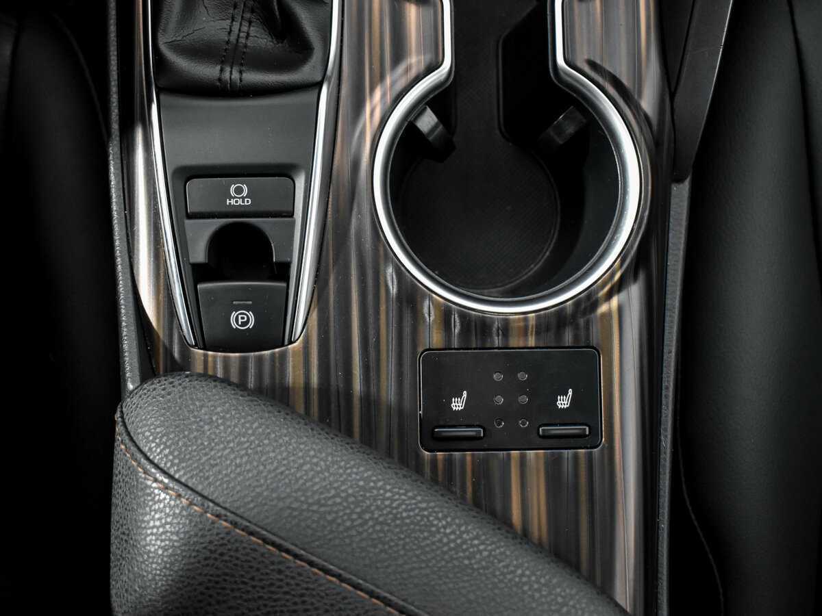 Toyota Camry 2020 года с пробегом. Фото: #7